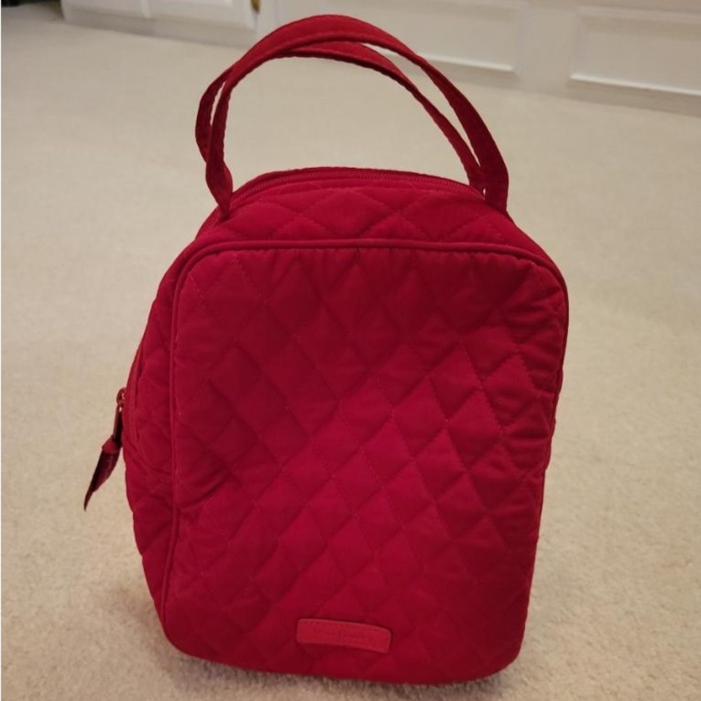Take lunch bag to a whole new level with this cute lunch box!